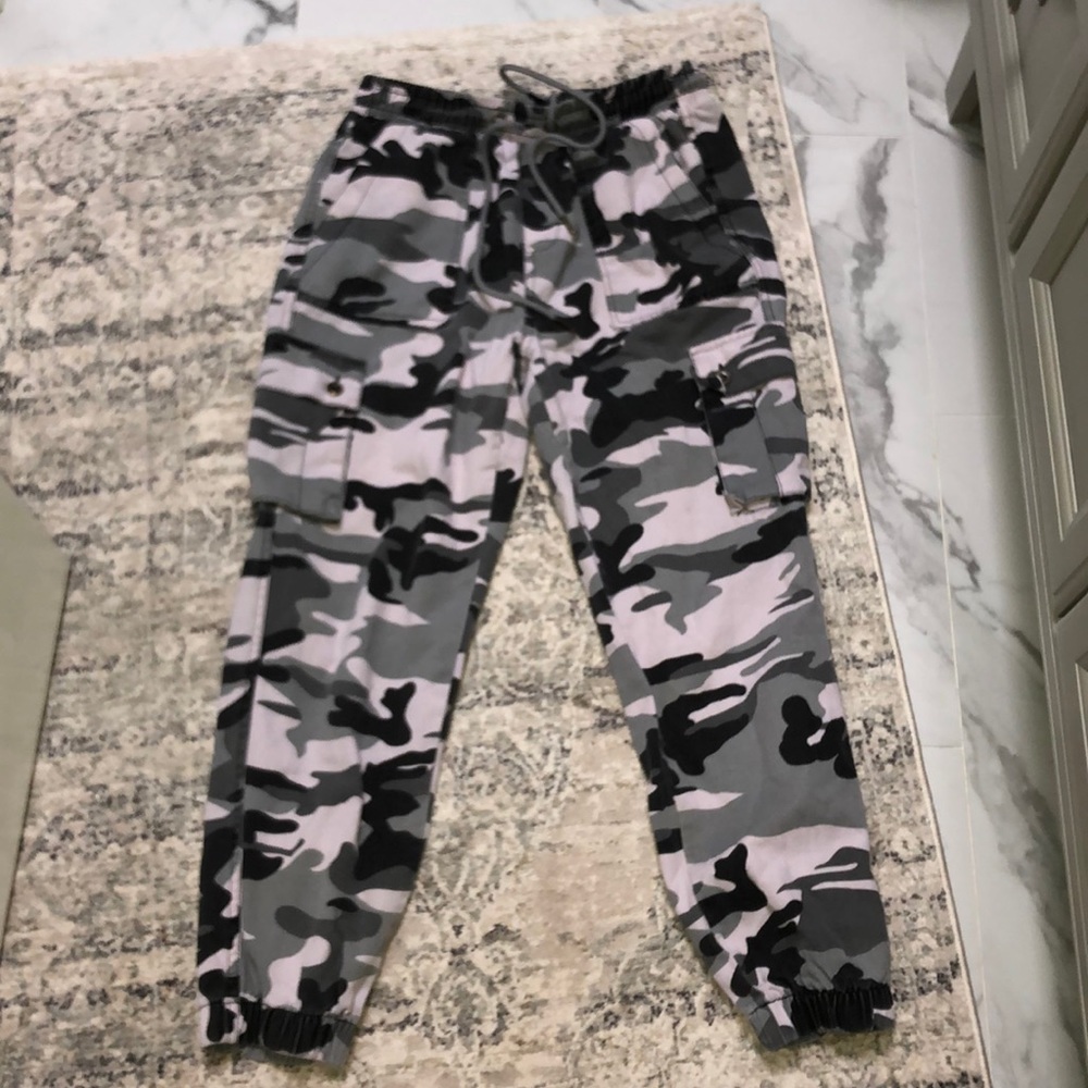 super cute camo pants